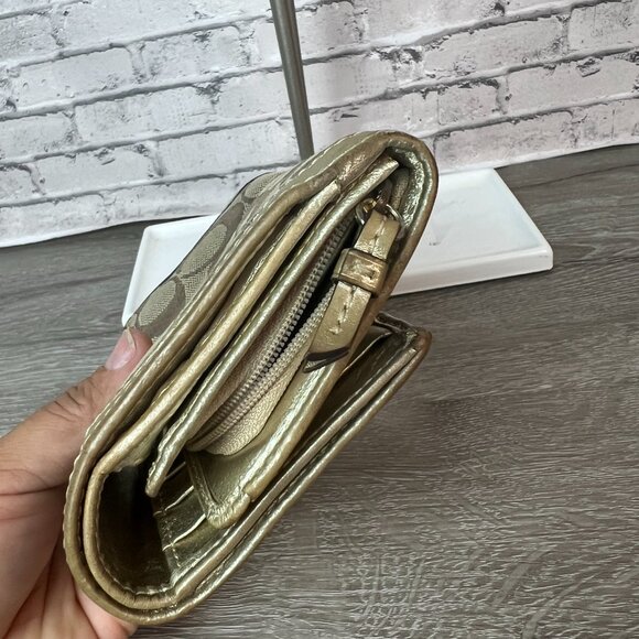 Coach Soho Gold Bi- fold Small wallet - Picture 6 of 6